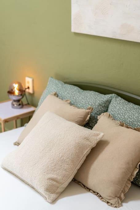Peacock Guest House Mytilíni Екстериор снимка